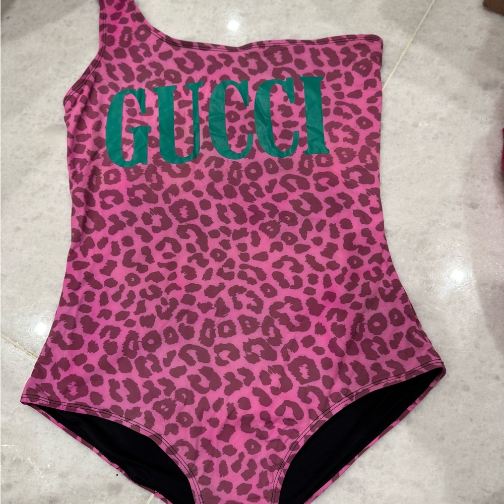 Gucci Pink and Black Leopard One-Shoulder Swimsuit - Picture 2 of 6